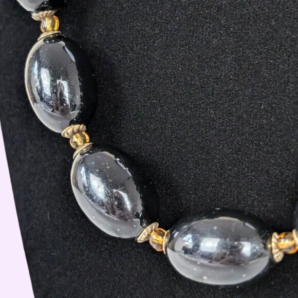 (2/$20) Vintage Black & Gold Beaded Necklace - Picture 3 of 5
